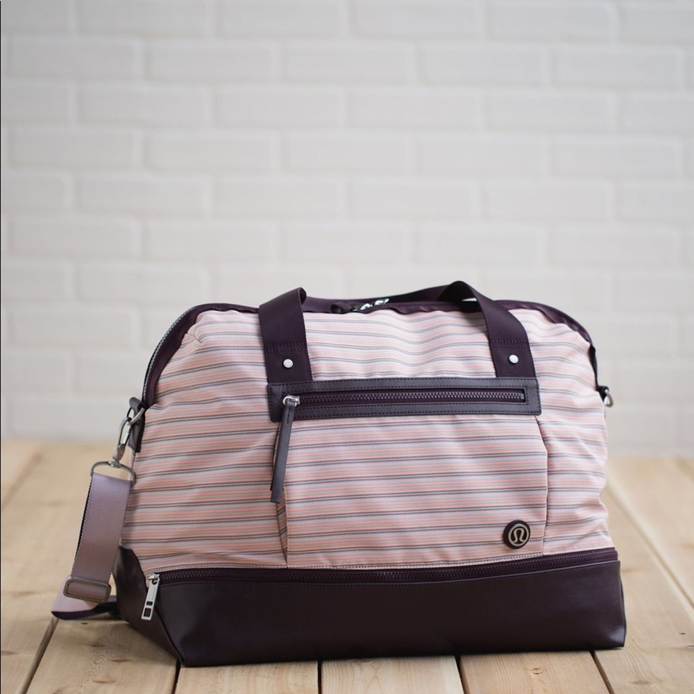 Iso lululemon runaway retreat bag